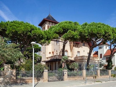 Chalet majestuosa casa en paseo marques casa riera en Sant Vicenç de Montalt