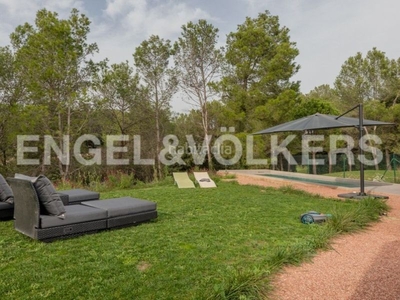 Chalet singular casa minimalista en golf girona en Sant Julià de Ramis