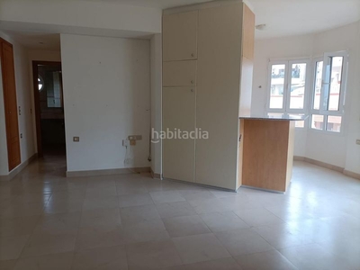 Piso con 2 habitaciones con ascensor y piscina en Benalmádena