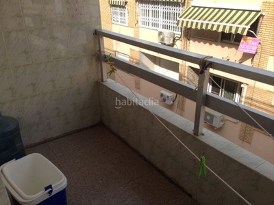 Piso con 3 habitaciones amueblado con aire acondicionado en Sagunt