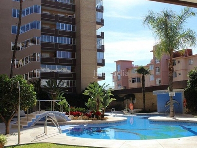 Piso con 3 habitaciones con ascensor, parking, piscina, calefacción y aire acondicionado en Fuengirola