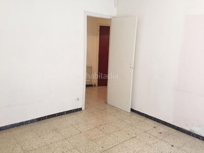 Piso con 3 habitaciones con ascensor y calefacción en Manresa