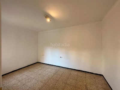 Piso con 3 habitaciones con calefacción en Fondo Santa Coloma de Gramenet