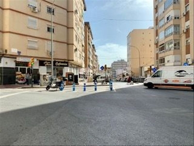 Piso con 3 habitaciones en Suárez Málaga