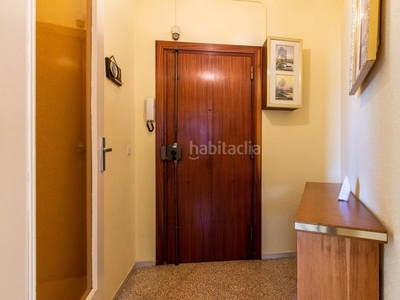Piso con 4 habitaciones con ascensor y calefacción en Sabadell