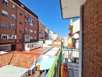Piso con 4 habitaciones en Los Cármenes Madrid