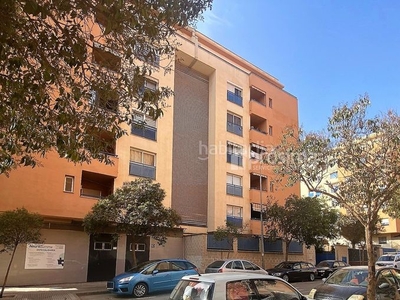 Piso de 3 dormitorios con plaza de parking y recinto privado en Residencial Jardín Botánico!!!!!
ciudad jardín. capital en Málaga