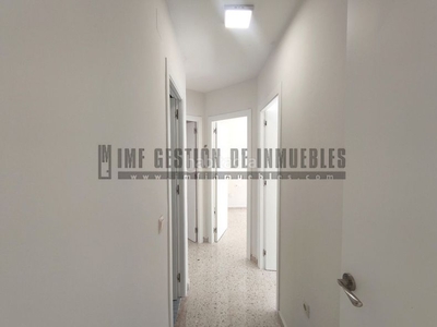 Piso en avenida de andalucía imf gestión de inmuebles vende piso3 dormitorios en Torre del Mar