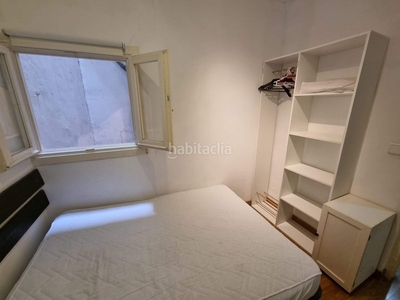 Piso en carrer sant antoni 9 piso con 4 habitaciones amueblado con calefacción y aire acondicionado en Lleida