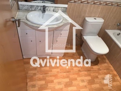 Piso en venta , con 172 m2 y 3 habitaciones y 1 baños. en Santa Coloma de Gramenet