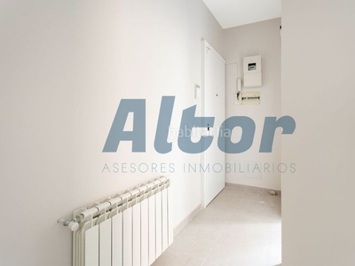 Piso en venta , con 54 m2, 1 habitaciones y 1 baños y calefacción individual gas. en Madrid