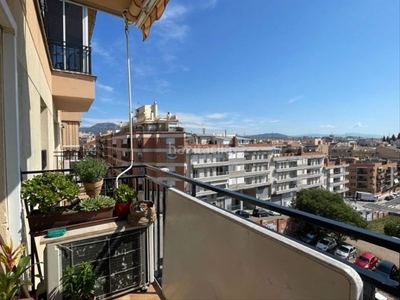 Piso precioso y amplio piso en Cementiri Vell Terrassa