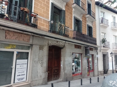 Piso vivienda abuhardillada en venta en Universidad-Malasaña Madrid