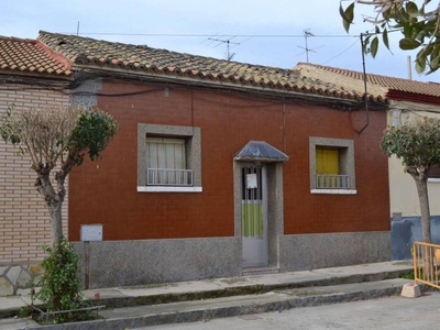 Venta Casa adosada en Calle Beato Agno Gallur. Buen estado 57 m²