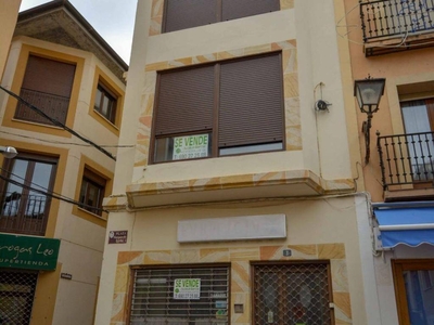 Venta Casa adosada en Plaza Marques de Estella San Esteban de Gormaz. A reformar calefacción individual 218 m²