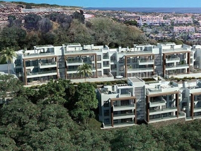 Apartamento con 3 habitaciones con ascensor, parking, piscina, aire acondicionado y vistas al mar en Benahavís