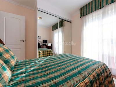 Apartamento con 3 habitaciones con ascensor, parking y aire acondicionado en Estepona