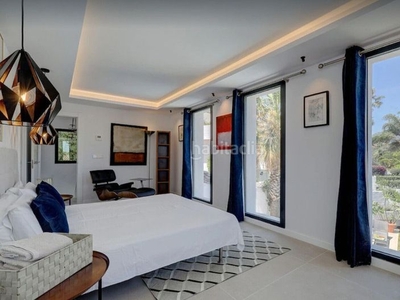 Chalet villa aislada de 4 dormitorios en Puerto Banús en Marbella