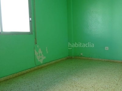 Piso tercero con 4 habitaciones en Benifairó de la Valldigna