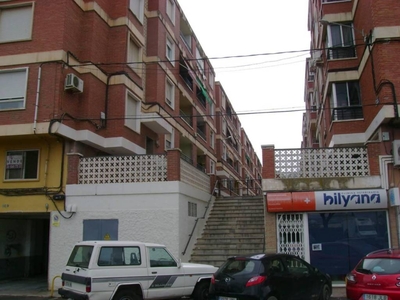 Venta Piso Villena. Piso de tres habitaciones en Calle Escalona. Buen estado segunda planta con balcón