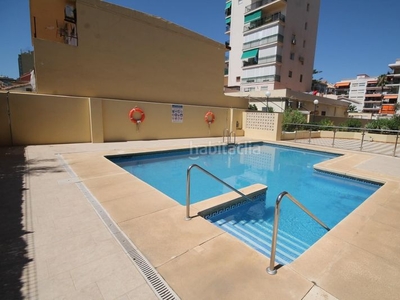 Alquiler piso de dos dormitorios, terraza, garaje y piscina centro. en Fuengirola