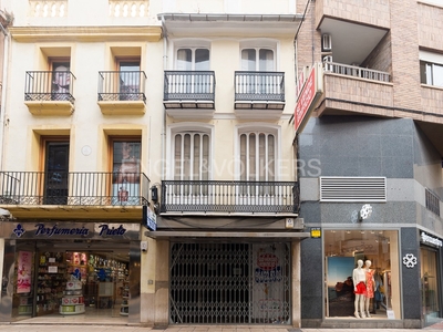Edificio de uso mixto en el centro de Castellón