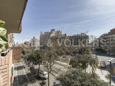 Propiedad toda exterior sur en Eixample Dret