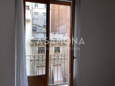 Alquiler apartamento amueblado con calefacción y aire acondicionado en Barcelona