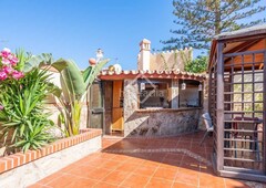 Chalet exclusiva villa familiar independiente en venta , axarquia en Torre del Mar