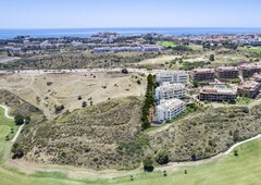 Planta baja apartamento en primera línea de golf del golf de calanova en Mijas