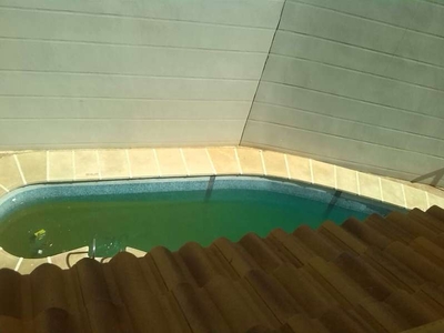 Alquiler de ático con piscina en Aguadulce