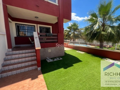 Apartamento bajo en venta en Orihuela Costa