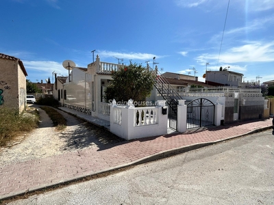 Bungalow independiente en venta en Torreta, Torrevieja