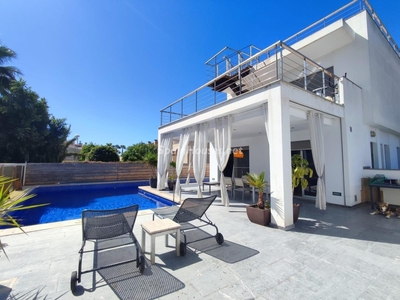 Villa en venta en La Condomina, Alicante