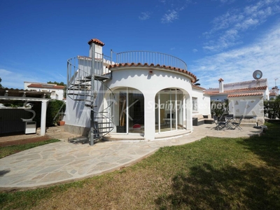 Villa en venta en Les Bassetes-El Marjal, Dénia