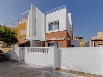 Villa en venta en Orihuela Costa