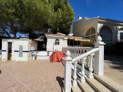 Villa independiente en venta en La Siesta - El Salado - Torreta, Torrevieja