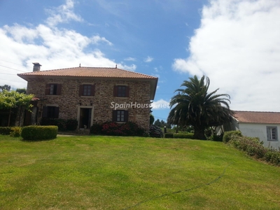 Villa independiente en venta en Valdoviño