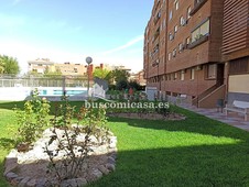 Venta de piso con piscina en Las Fuentezuelas (Jaén)