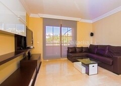 Ático con 3 habitaciones amueblado con ascensor, parking, piscina, aire acondicionado y vistas a la montaña en Benahavís