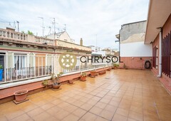 Ático con terraza en venta en Gràcia.