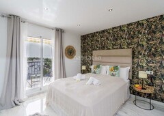 Ático luminoso y bonito ático dúplex de 2 dormitorios y 2 baños en miraflores con vista del mar en Mijas