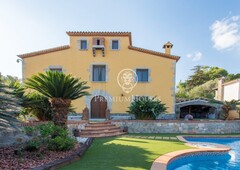 Casa con terreno en Cabrera de Mar