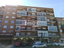 Piso en venta en Avenida de Pío XII, cerca de Calle del General Moscardó en Hospital-Nuevo Centro por 68.000 €