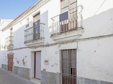 Venta Casa adosada en Calle del Cabo Martín Cazalla de La Sierra. A reformar 370 m²