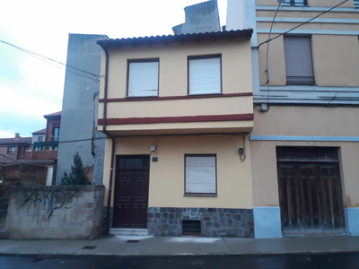 Venta de casa con terraza en Astorga
