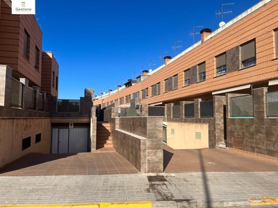 Casa adosada en venta en Onda