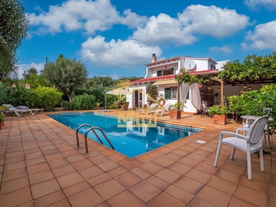 Es Castell villa en venta