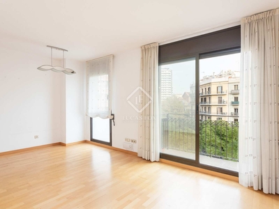 Piso de 83m² con 28m² terraza en venta en Eixample Derecho