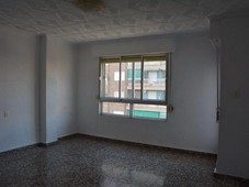 Venta Piso Elda. Piso de tres habitaciones Cuarta planta